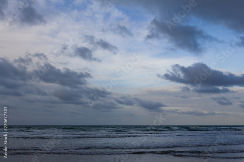 Sea, sky, beaches, sunshine and clouds © Supachai
