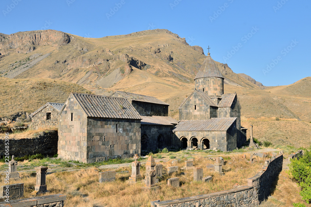 Armenia, Discover Vorotnavank monastery