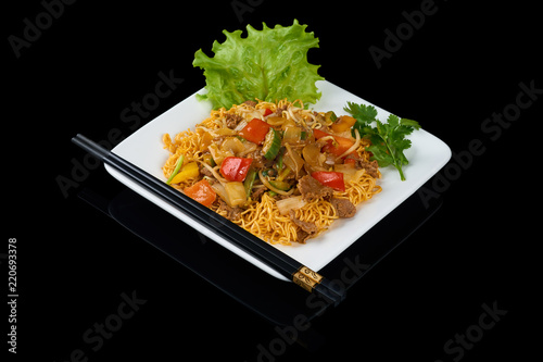 Mi Xao stir-fried noodles photo