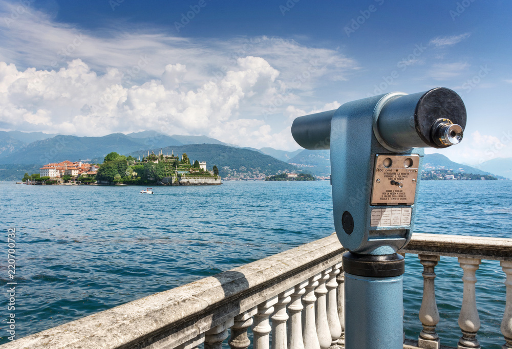 Lago Maggiore, Italien, Blick auf Borromäische Insel Isola Bella – Telescope view on Isola Bella Lago Maggiore, Italien, Blick auf Borromäische Insel Isola Bella – Telescope view on Isola Bella