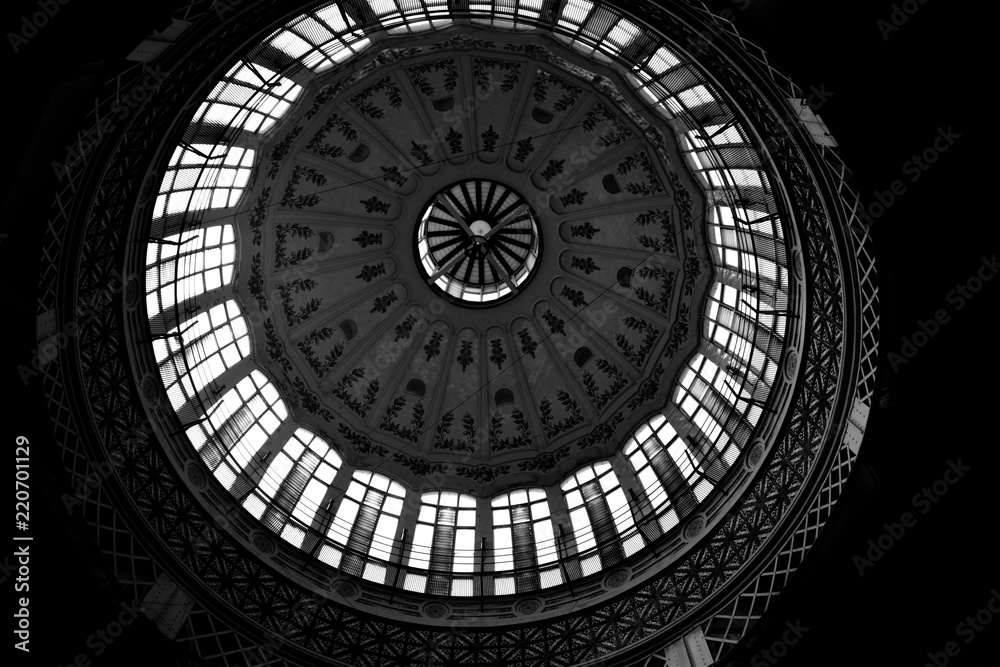Interior dome of the PUBLIC MERCADO CENTRAL of Valencia.