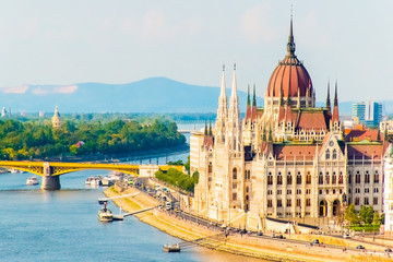 Acrylglasbilder Budapest Frühlingshaftes Stadtbild von Budapest  © pszabo
