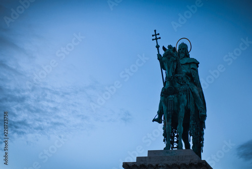 Photography statue of saint Istvan at the center of the capital