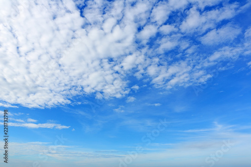 Fototapeta Naklejka Na Ścianę i Meble -  Beautiful natural cloudscape against a blue sky background
