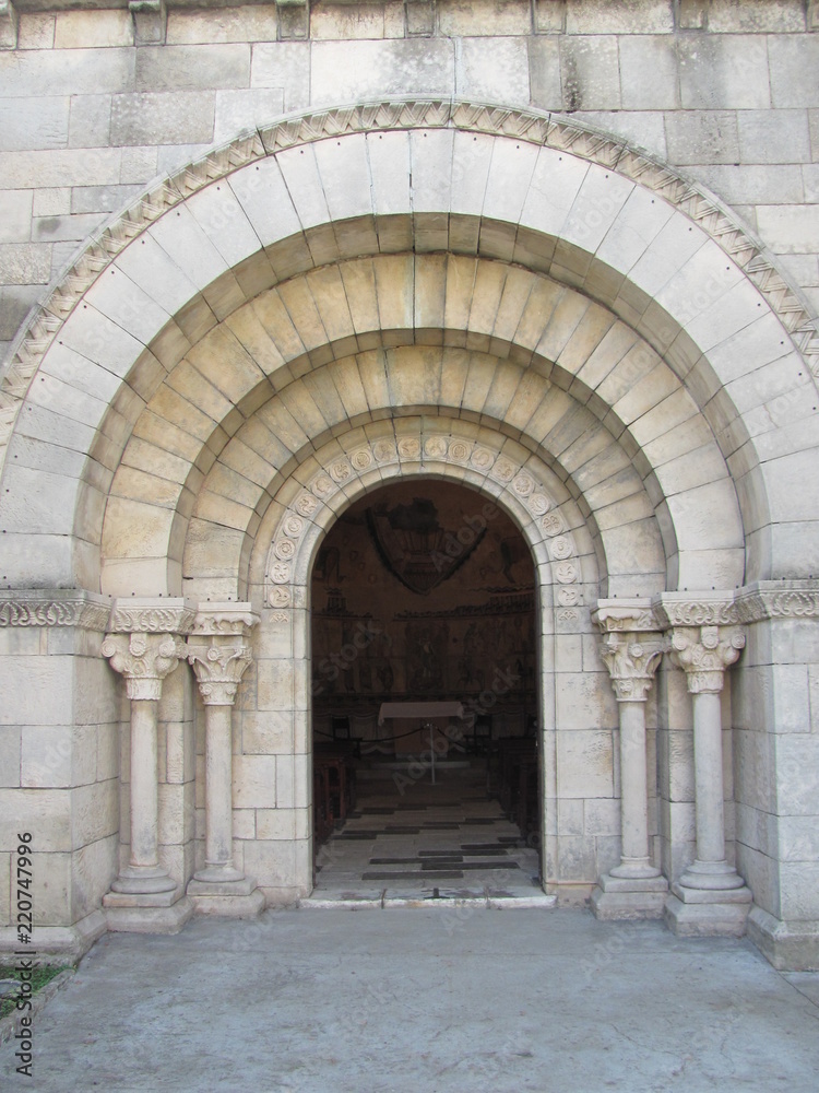 The entrance to the cathedral in the form of an arch