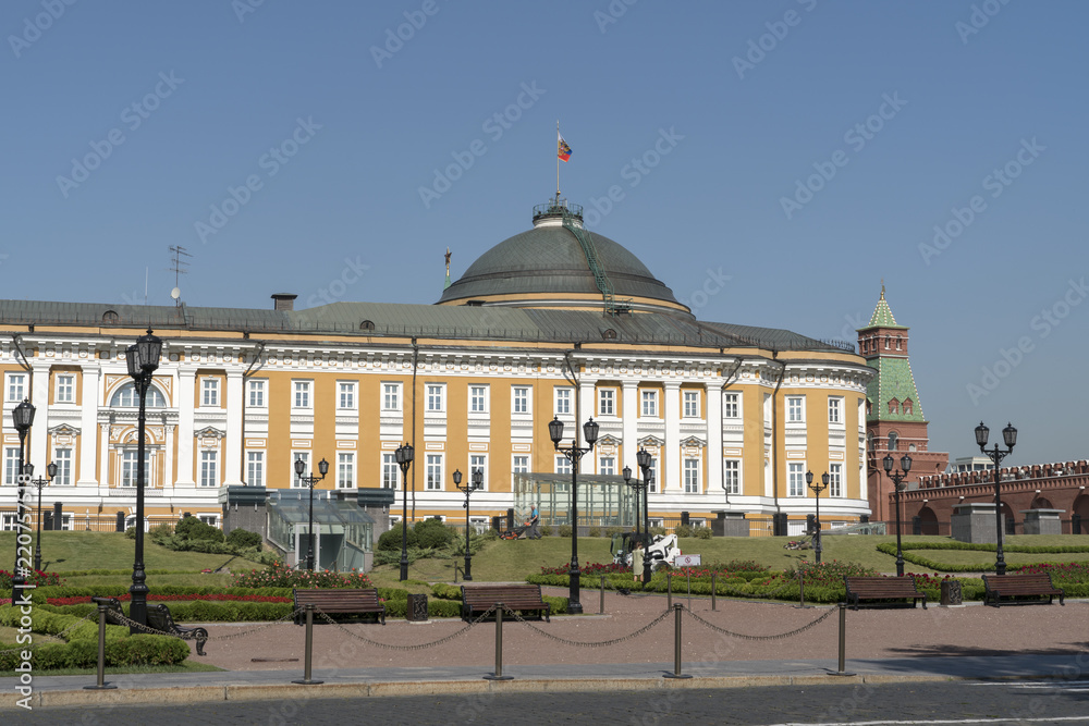 Сенатский дворец (арх. Матвей Казаков) на территории Московского Кремля.