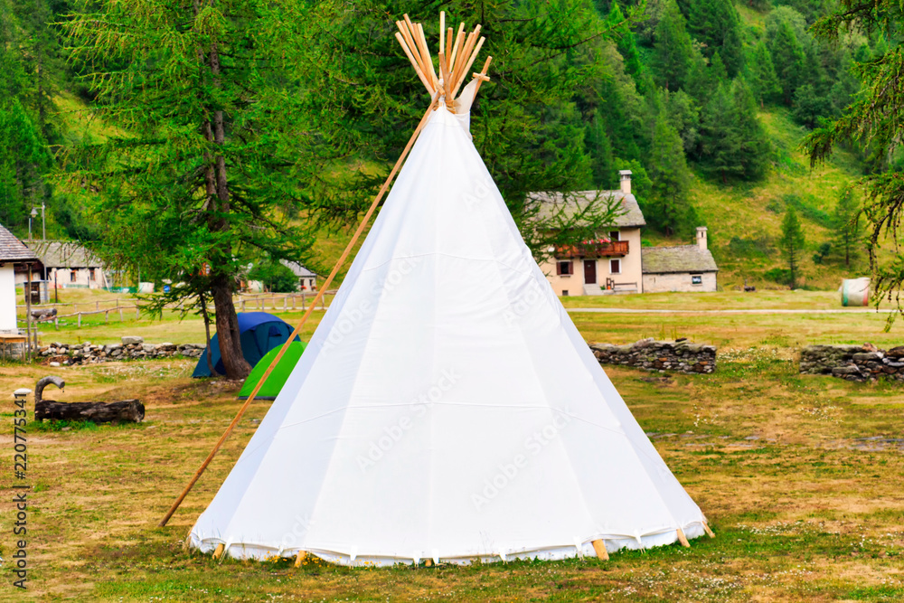 La tenda indiana nel campeggio
