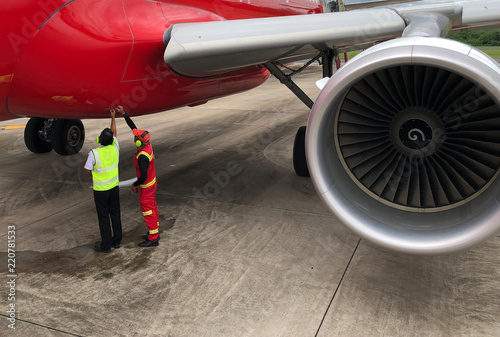Technicians in charge in an inspection, prepare the aircraft for flight. Inspection and maintenance of the aircraft generally