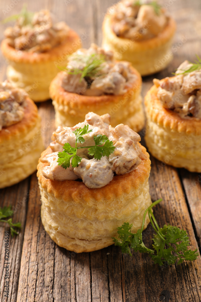 vol au vent, puff pastry with cream and mushroom