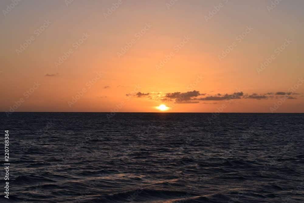 Tramonto romantico sul mare ad Aruba - Caraibi