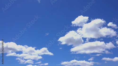 4K・春空の流れる雲_03-1356