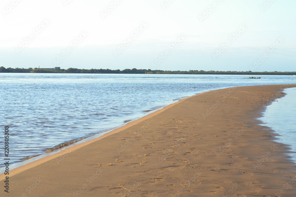 Obraz premium Playa del rio Paraná