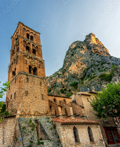 Moustiers-Sainte-Marie in der Gorges du Verdon photo