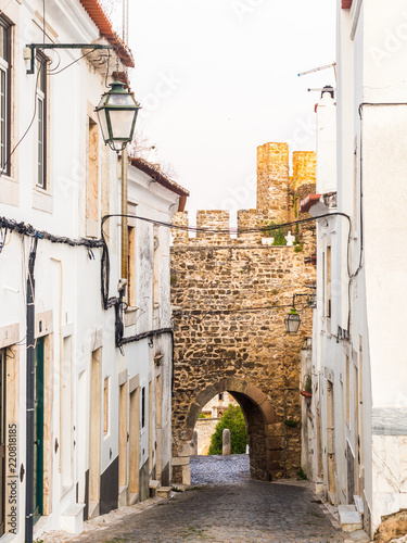 Obraz na płótnie Sleading to the Porta do Sol (Sun Door) in the castle of Estremoz, Portugal w salonie
