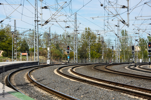 Estaciones de ferrocarril, vías y cables, Puertollano, España