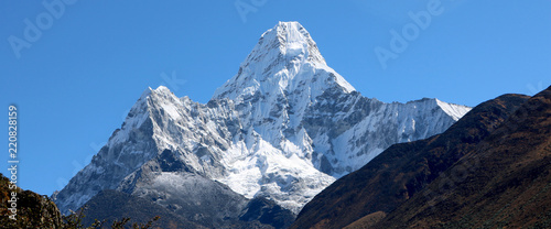 Fotografie Wonderful view of mountain Ama Dablam in the Mount Everest range, iconic peak of
