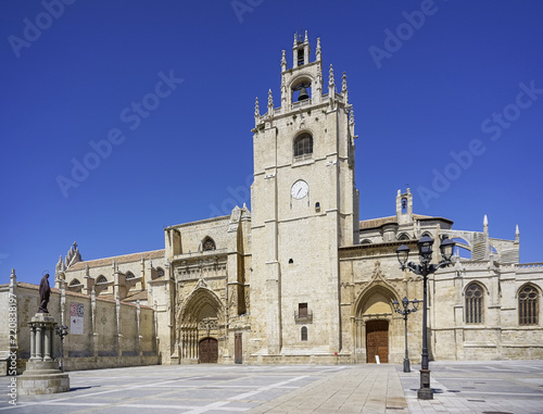 Cathedral of the city of Palencia in Spain © cribea