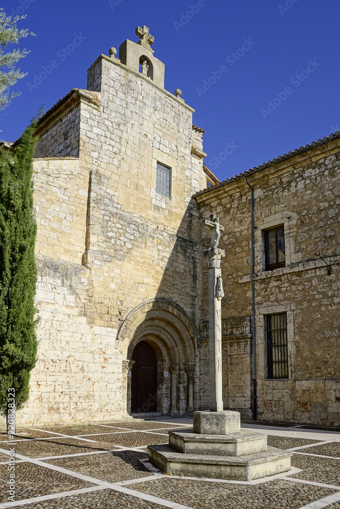Cruise in the courtyard of a monastery in Spain