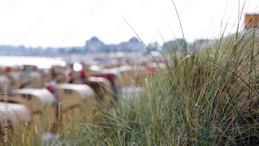 Südstrand mit den typischen Strandkörben an der Ostsee auf der Insel Fehmarn, Südstrand mit den typischen Strandkörben an der Ostsee auf der Insel Fehmarn,
