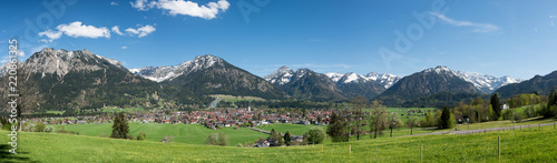 Panoramaaufnaheme von Oberstdorf mit Allgäuer Alpen