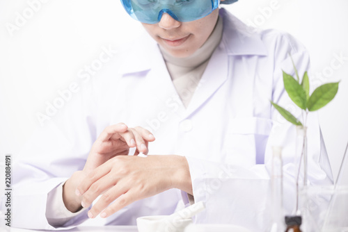 doctor woman scientist maki...