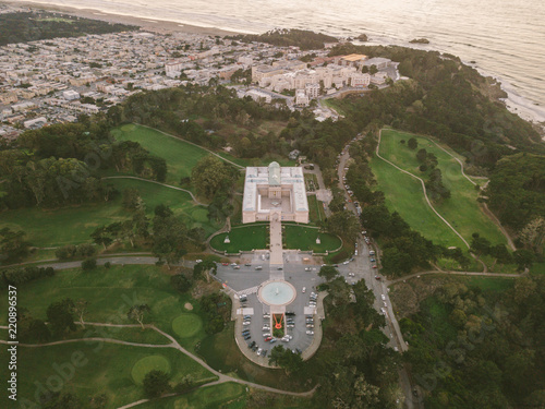 Slika na platnu Aerial Drone Top Down Legion of Honor San Francisco California