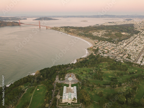 Slika na platnu Aerial Drone Top Down Legion of Honor San Francisco California