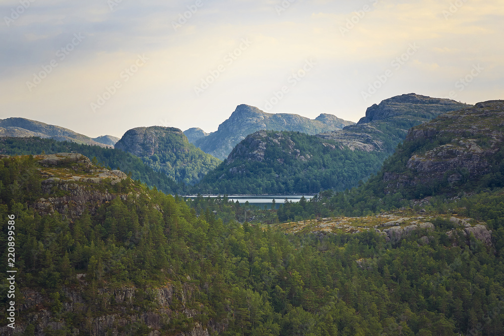 Blick auf Gebirgskette in Norwegen