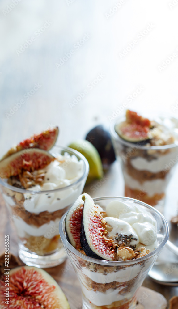 Greek yogurt with figs and granola Greek yogurt with figs and granola