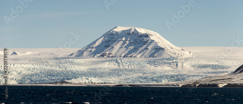 Glacier Nordenskiöldbreen, Pyramiden, archipel du Spitzberg, Svalbard photo