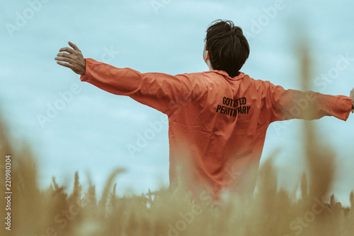 Convict in a cornfield from jail 