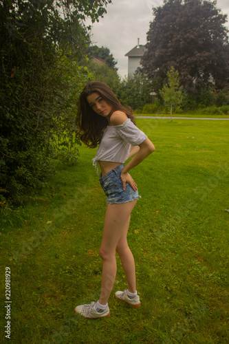 millennial lifestyle summer Jean shorts