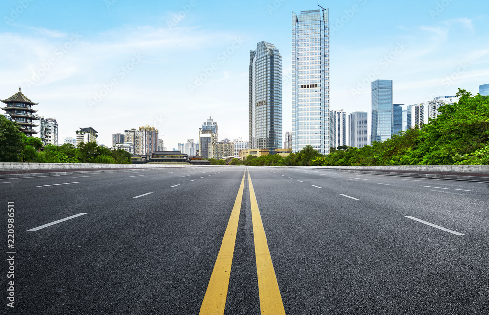 Fototapeta premium The expressway and the modern city skyline