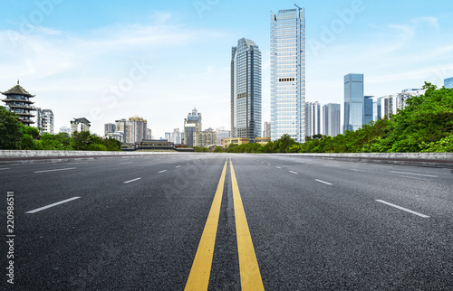 The expressway and the modern city skyline
