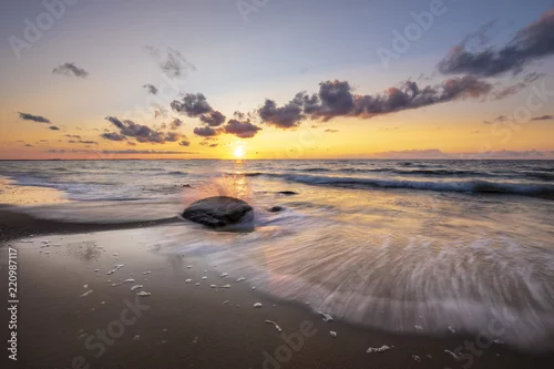 Obraz Romantyczny zachód słońca nad morzem, morze bałtyckie, Polska