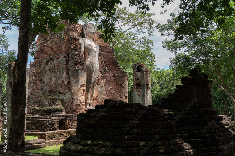 Ancient Monument of Wat Phra Si Iriyabot in Kamphaengphet Historical Park