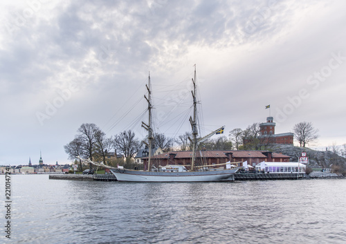 Briggen Tre Kronor af Stockholm som är förtöjd vid Kastellholmen i Stockolm photo