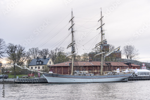 Briggen Tre Kronor af Stockholm som är förtöjd vid Kastellholmen i Stockolm photo