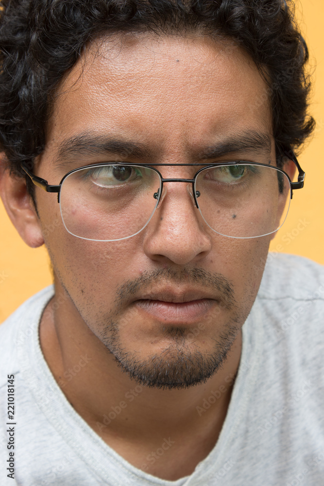 rostro latino rostro latino