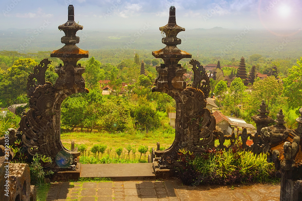 Φωτογραφία View through the huge gate of  Mother Temple Pura Besakih, Balinese largest Hindu temple and most famous place of worship, to Bali island
