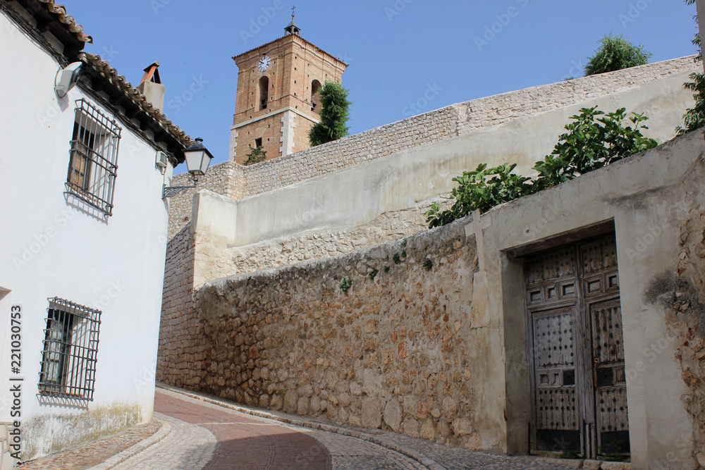 Calle del pueblo madrileño de Chinchón, declarado como uno de los más bonitos de España 