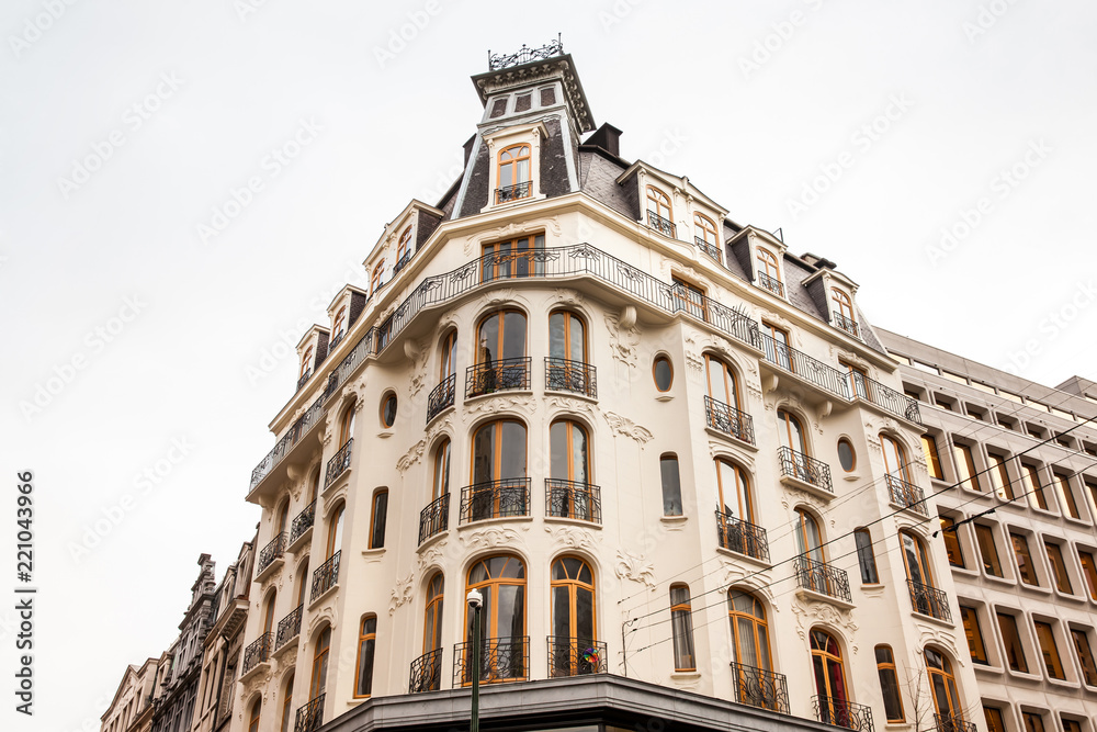 Fototapeta premium Beautiful antique building in Brussels city center