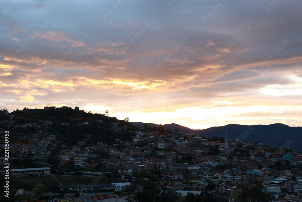 Fototapeta premium OCASO UN BELLO ATARDECER 