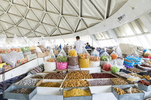 Obraz na plátně Dried fruits and nuts on local food market in Tashkent, Uzbekistan