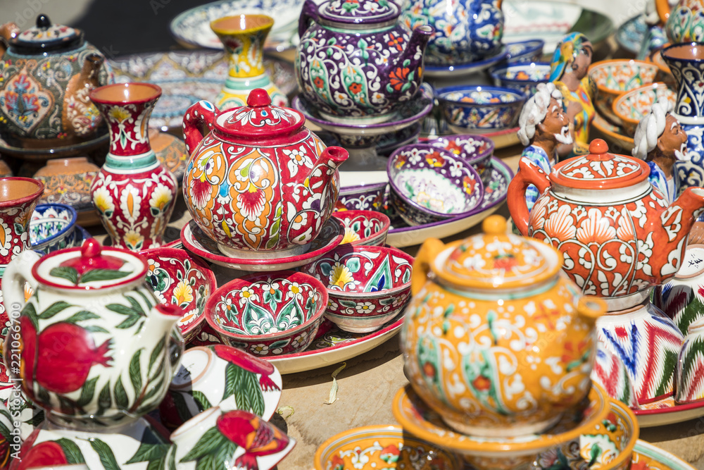 Plates and pots on a street Chorsu bazaar in the city of Tashkent, Uzbekistan.