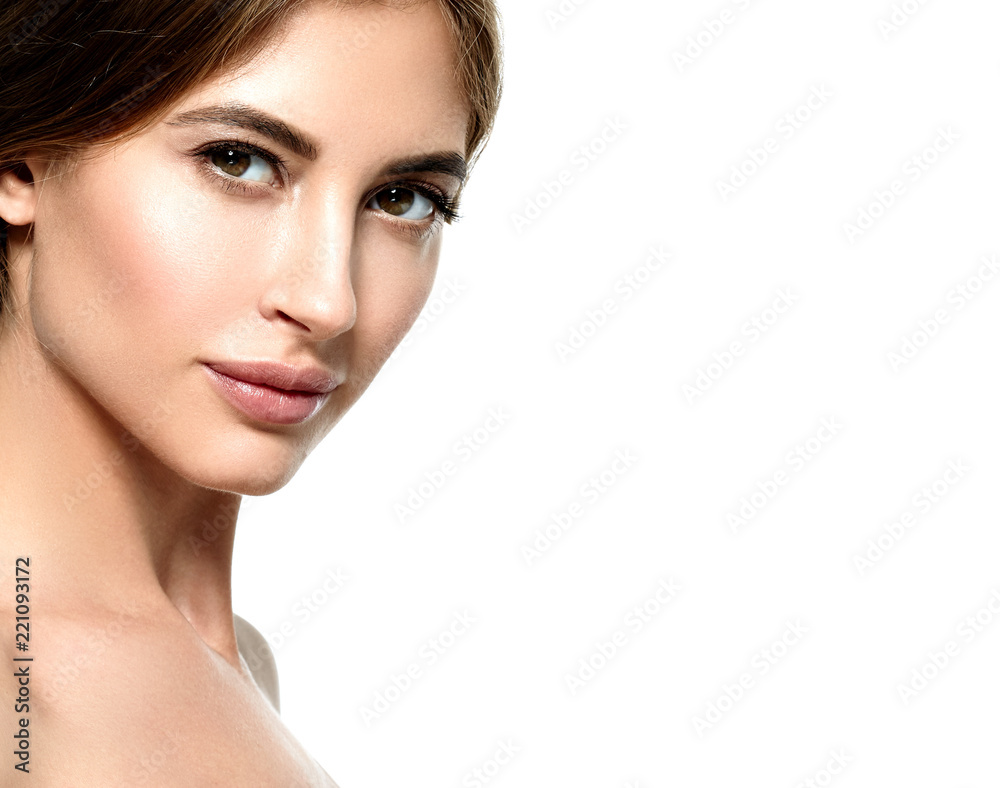Obraz premium Beautiful woman face with healthy skin and beauty eyes lips brunette