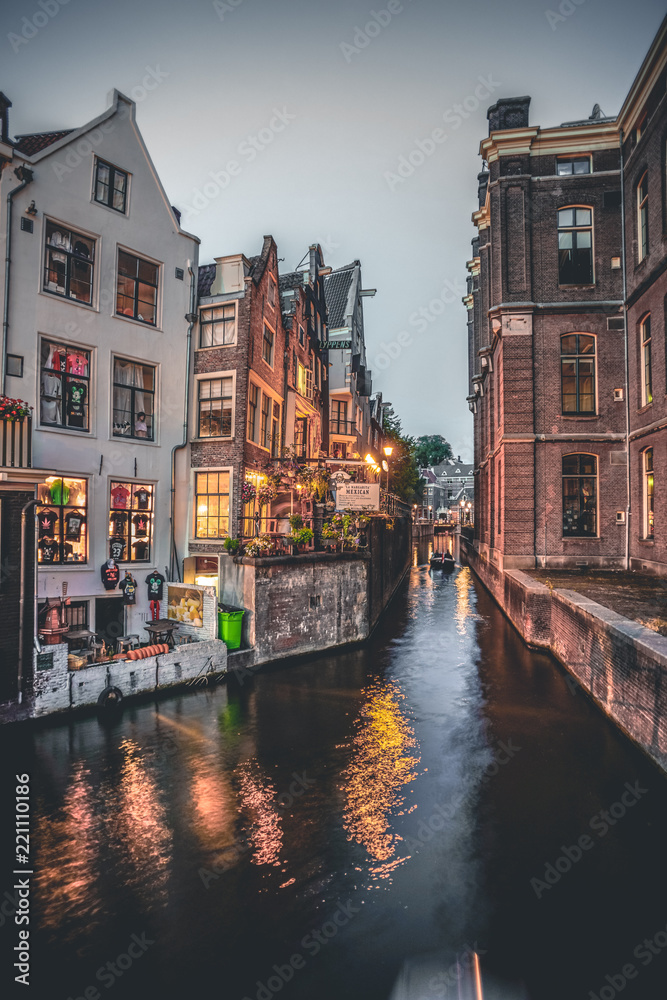 Fototapeta premium Wieczór w Amsterdamie