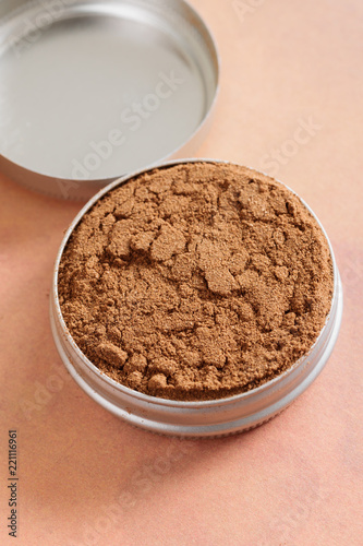 Εκτύπωση καμβά English dry snuff a smokeless tobacco made from ground tobacco leaves intended t