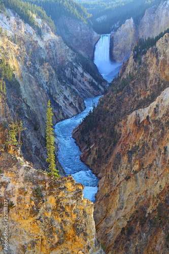 Lower Falls Artist point, Grand Canyon of Yellowstone National Park, Wyoming, USA © leochen66
