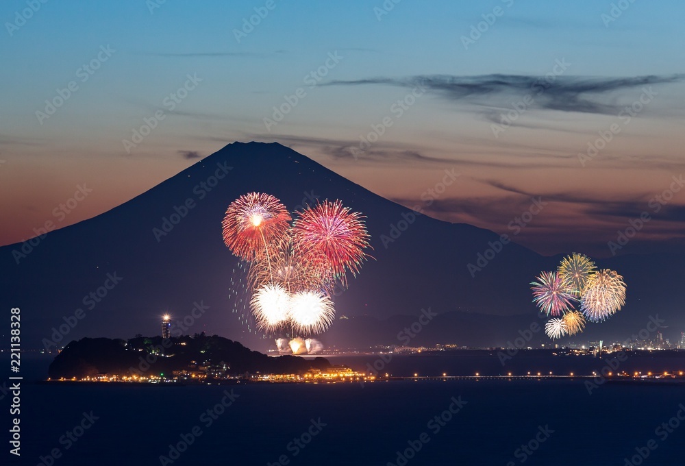 富士山をバックに平塚花火大会 Stock Photo Adobe Stock